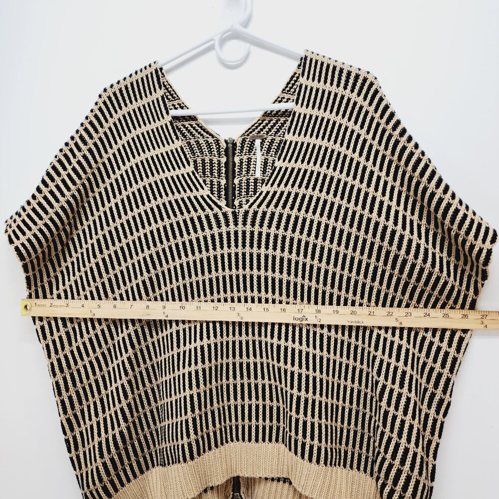 Free People Poncho Sweater Womens V -Neck Knit zipper back Black & Beige S/P - Picture 7 of 13